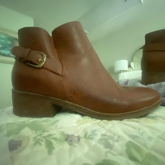 Stylish Brown Booties - Picture 5 of 16